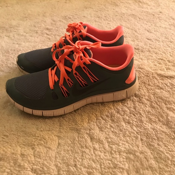 Nike Shoes - Nike free 5.0